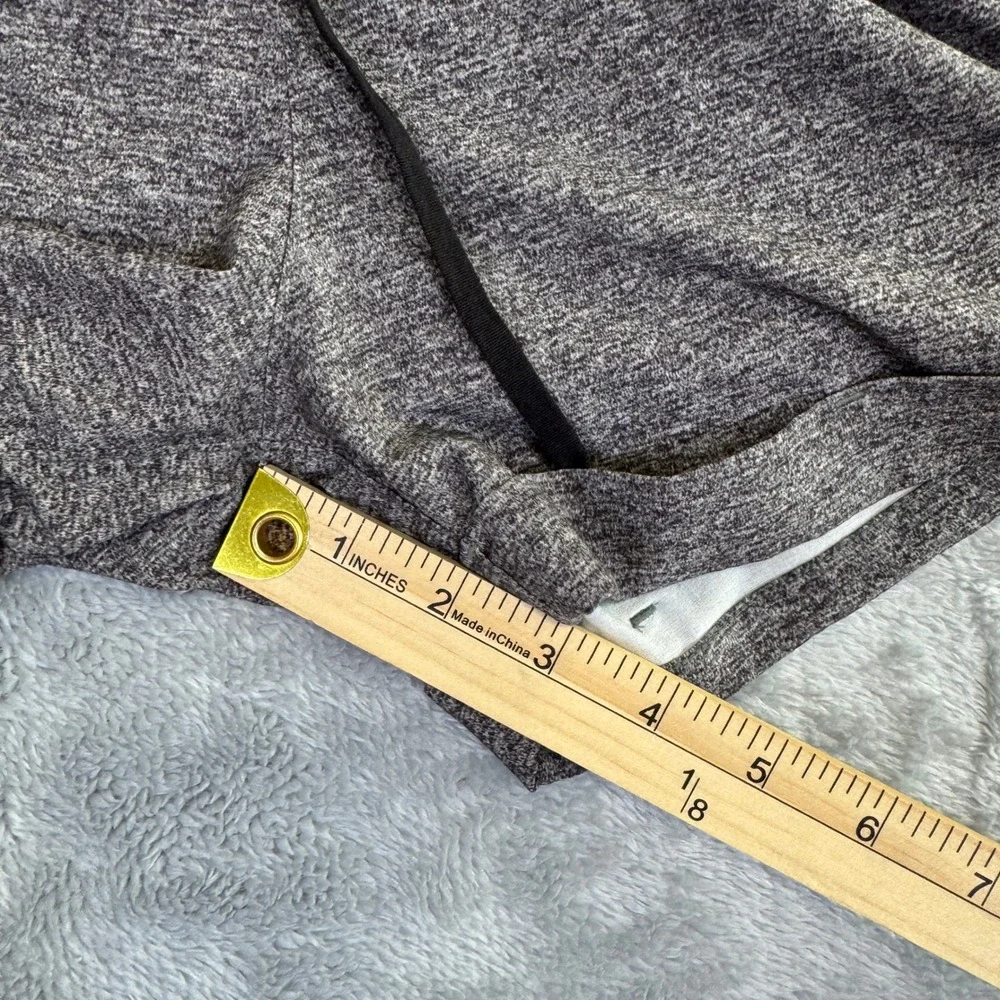 Lululemon Shorts Women 2 Heather Lux Heather Gray Spring Break Away Short II 3